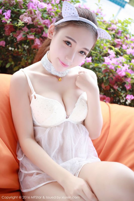 模范学院波霸美女熊吖BOBO户外诱人美照