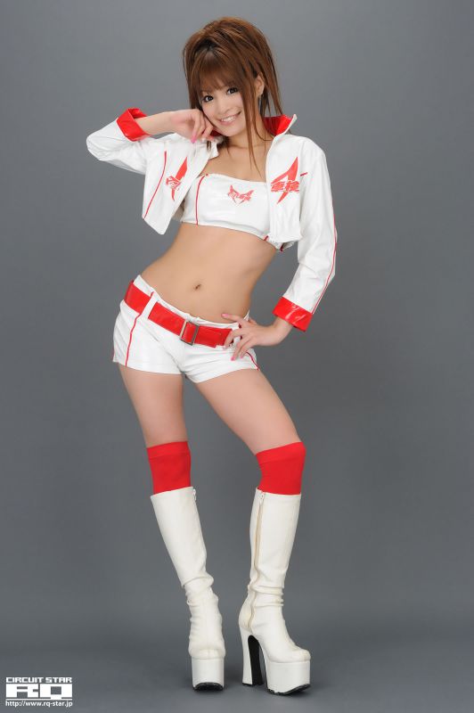 日本极品美女春菜惠棚拍秀大长腿写照
