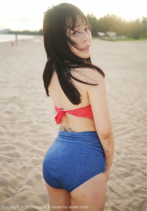 美媛馆泳装模特Evelyn艾莉泳池性感写真