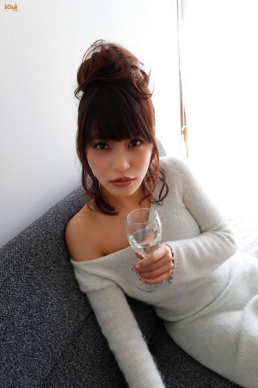 日本av女优岸明日香户外性感比基尼秀