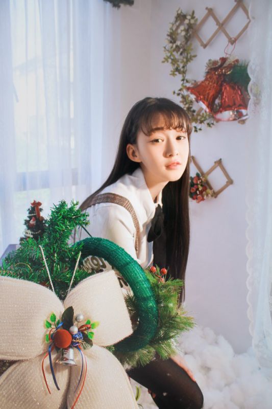 丝袜制服美女圣诞节时尚写真大片