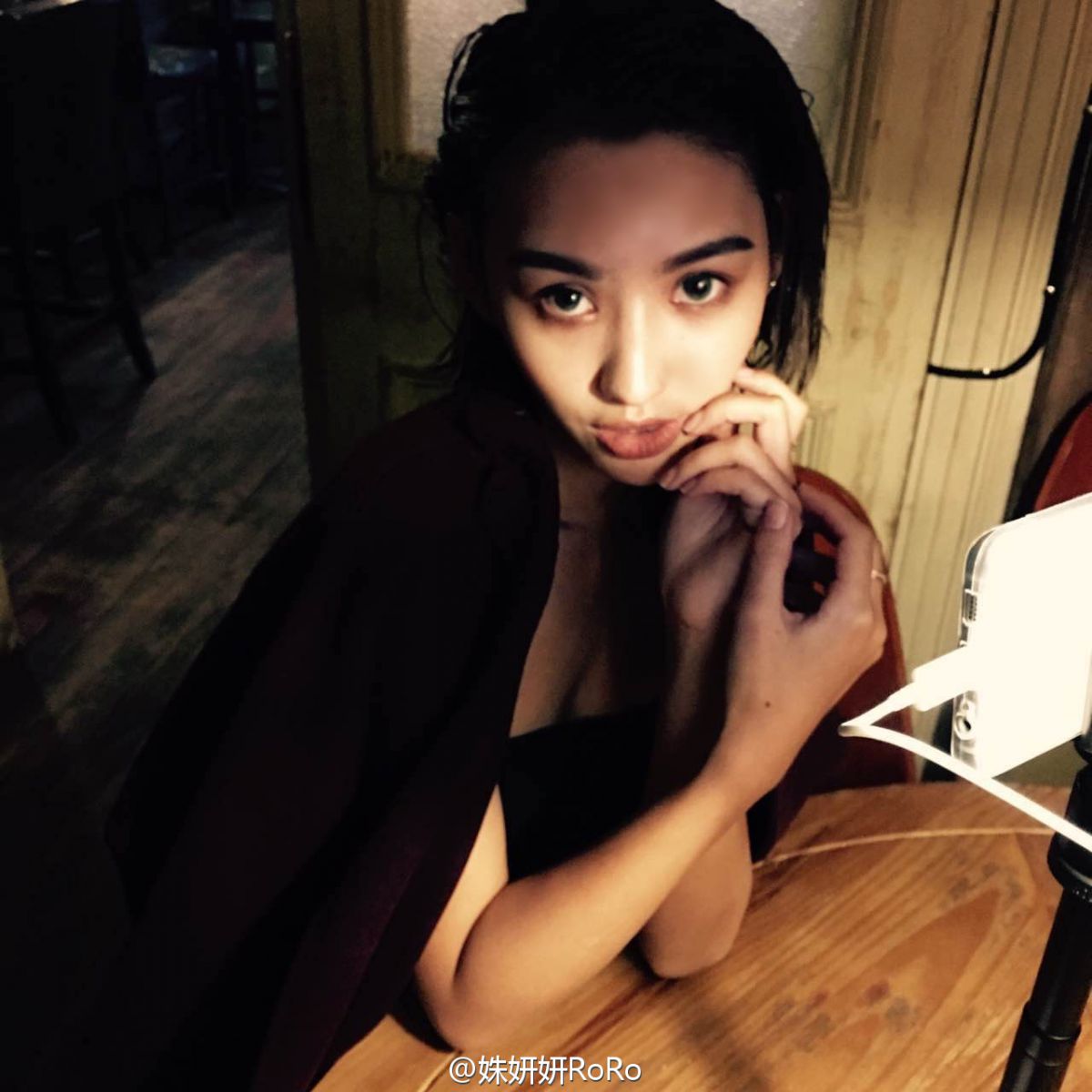 短发网红美女姝妍妍RoRo性感诱惑写真