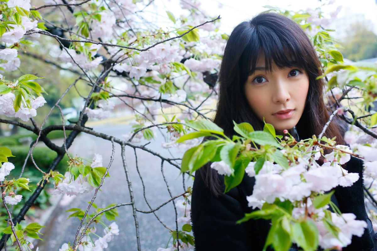 日本av女优外冈好梨花室内白色内衣秀