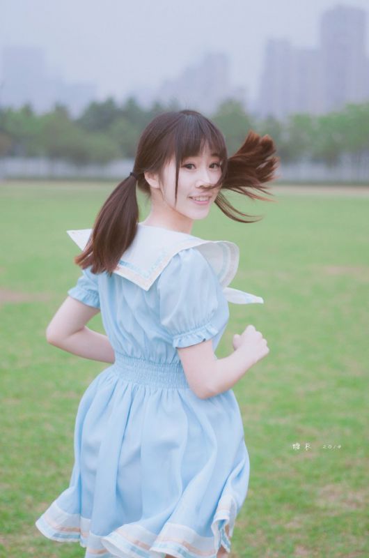 可爱小萝莉清新校园风唯美写真合集