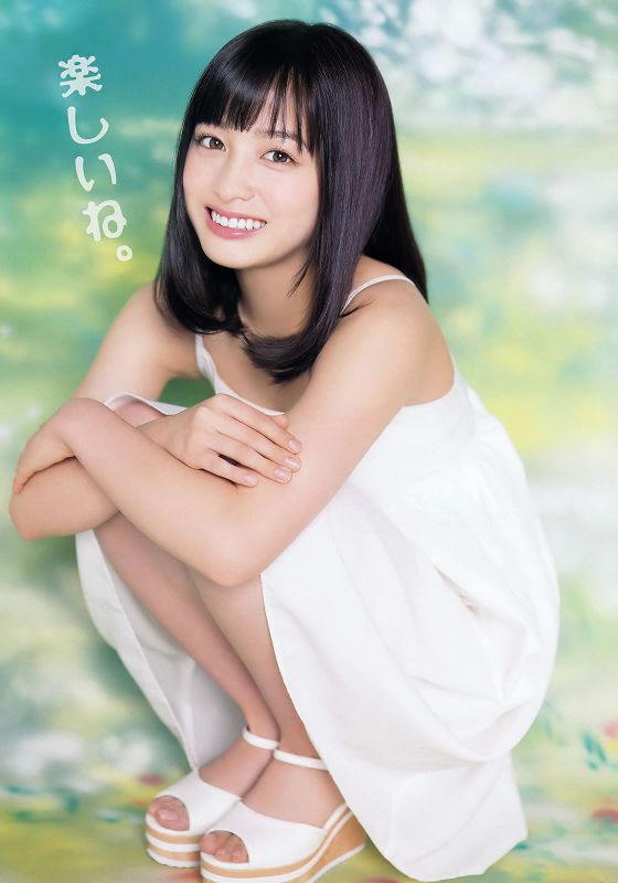 日本童颜巨乳美女筱崎爱户外清凉比基尼美照