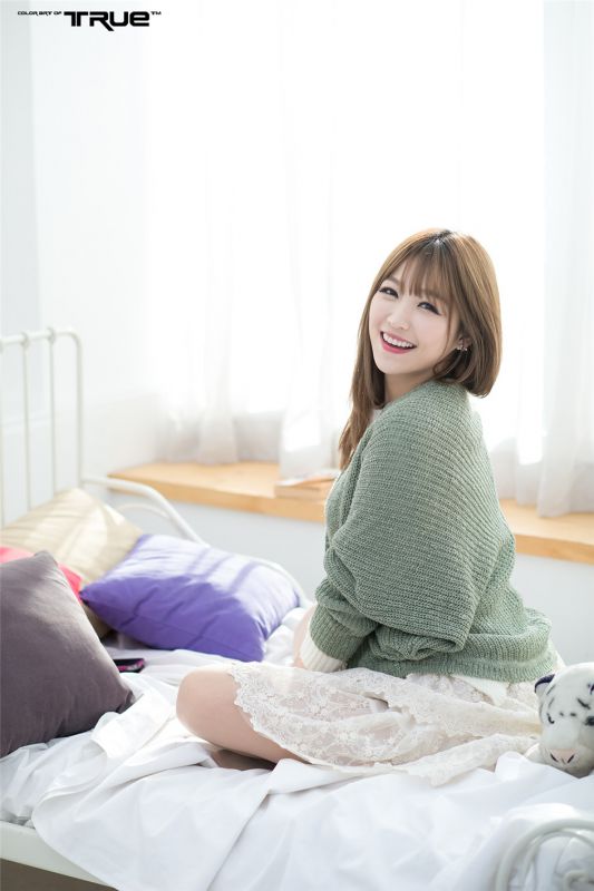 韩国车模李恩慧甜美可人私房照