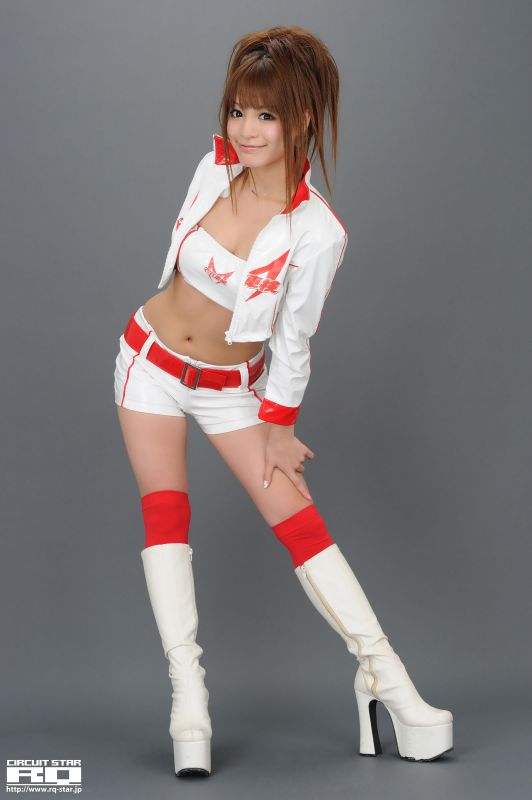 日本极品美女春菜惠棚拍秀大长腿写照