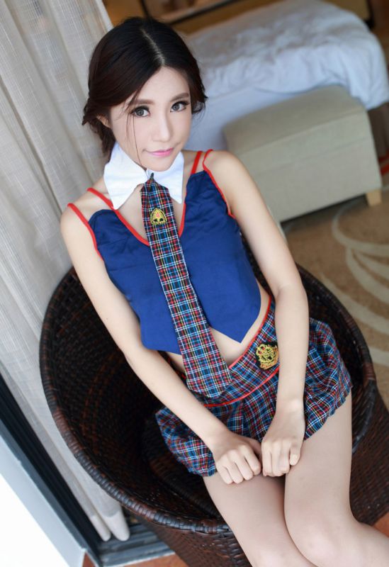 性感学生制服美女绮嘉Ula私房诱惑写真