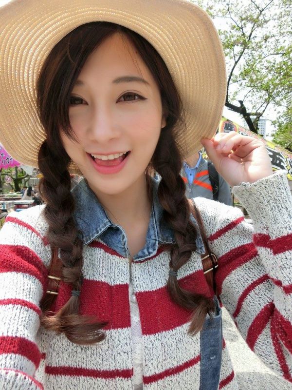靓丽美女江滴滴性感身段百变写真