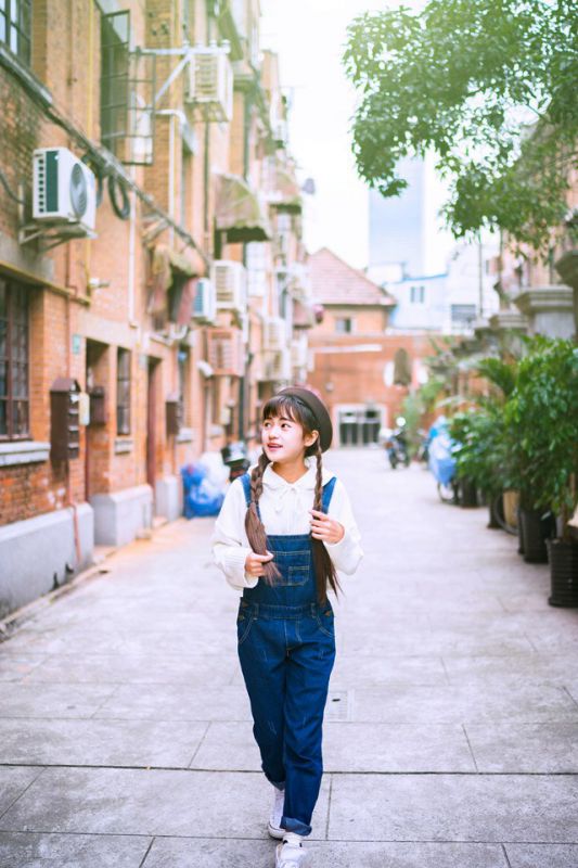 可爱萌妹子街头个人写真摄影