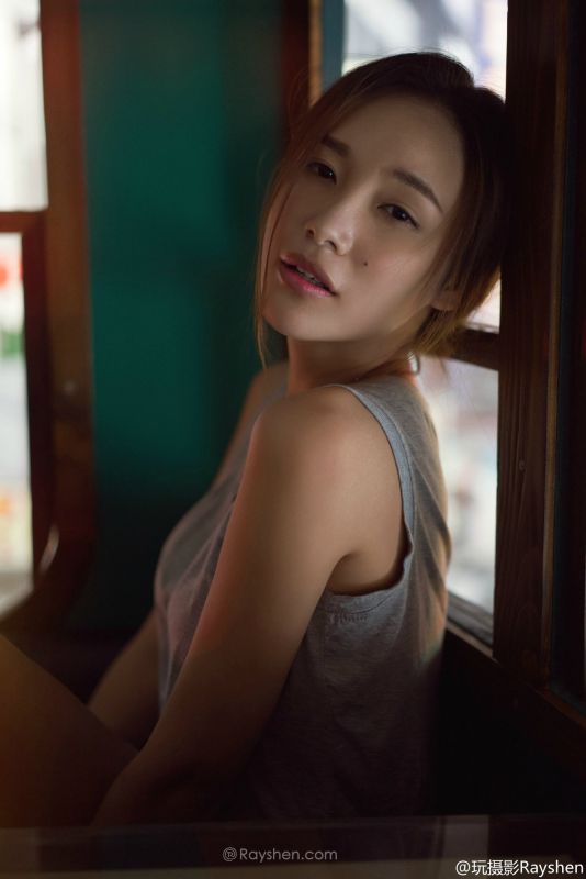清纯短发女生何欢mandy迷人私房照