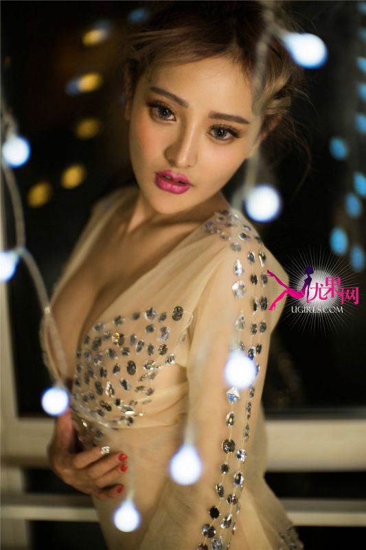 尤果网蕾丝妹李思宁私房诱人写照