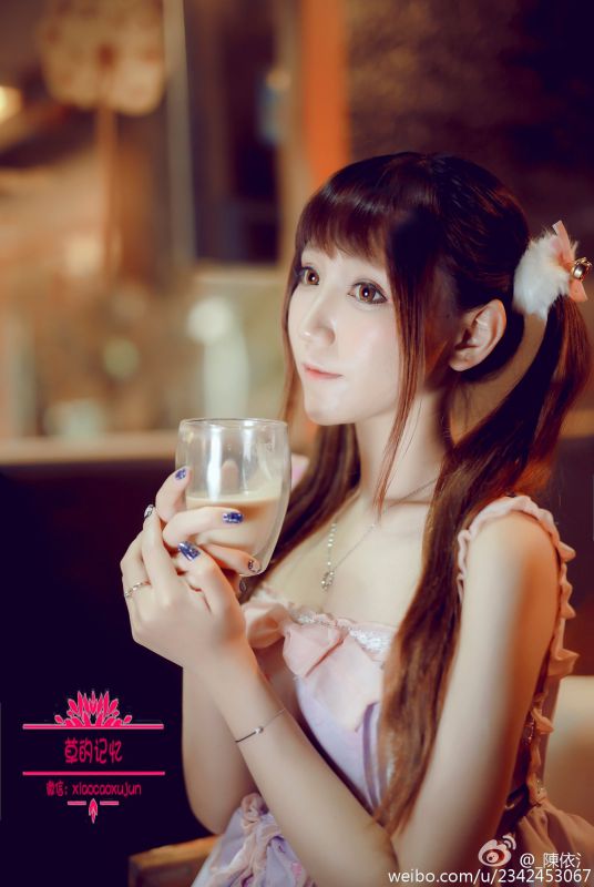 漂亮学生妹陈依微博私拍写真图片