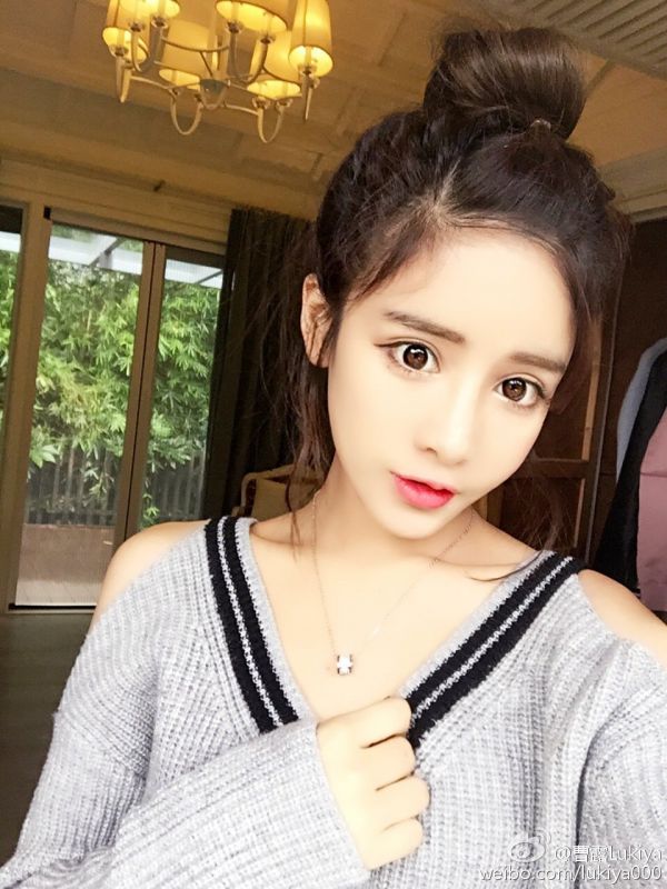 气质短发美女曹露冬日唯美写真合集