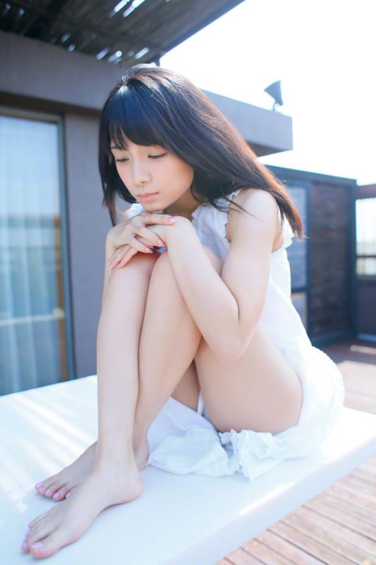 日本av女优外冈好梨花室内白色内衣秀