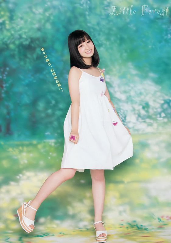 日本童颜巨乳美女筱崎爱户外清凉比基尼美照