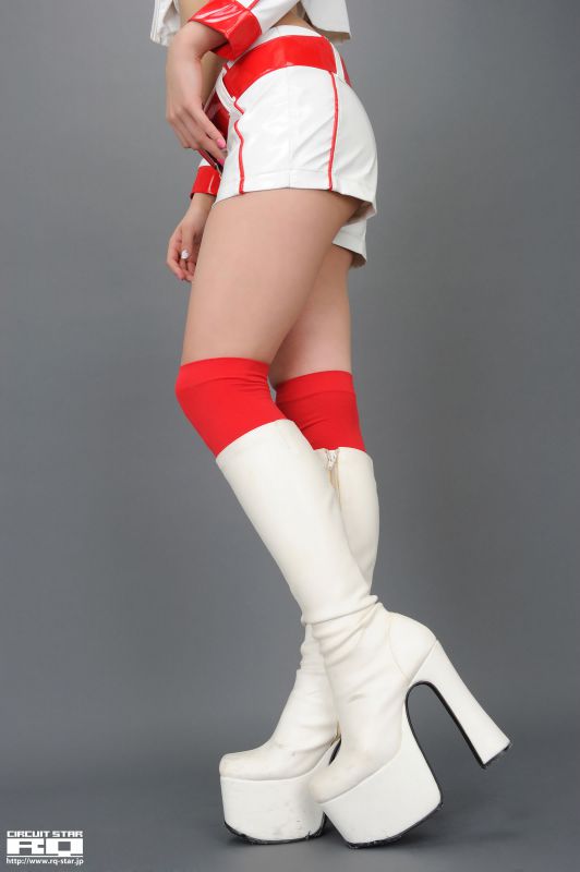 日本极品美女春菜惠棚拍秀大长腿写照