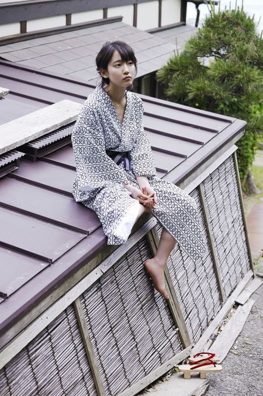 日本90后萌妹子吉里帆海边清凉比基尼写真