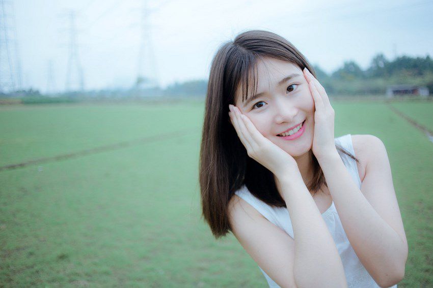 90后邻家甜美素颜美女迷人生活照