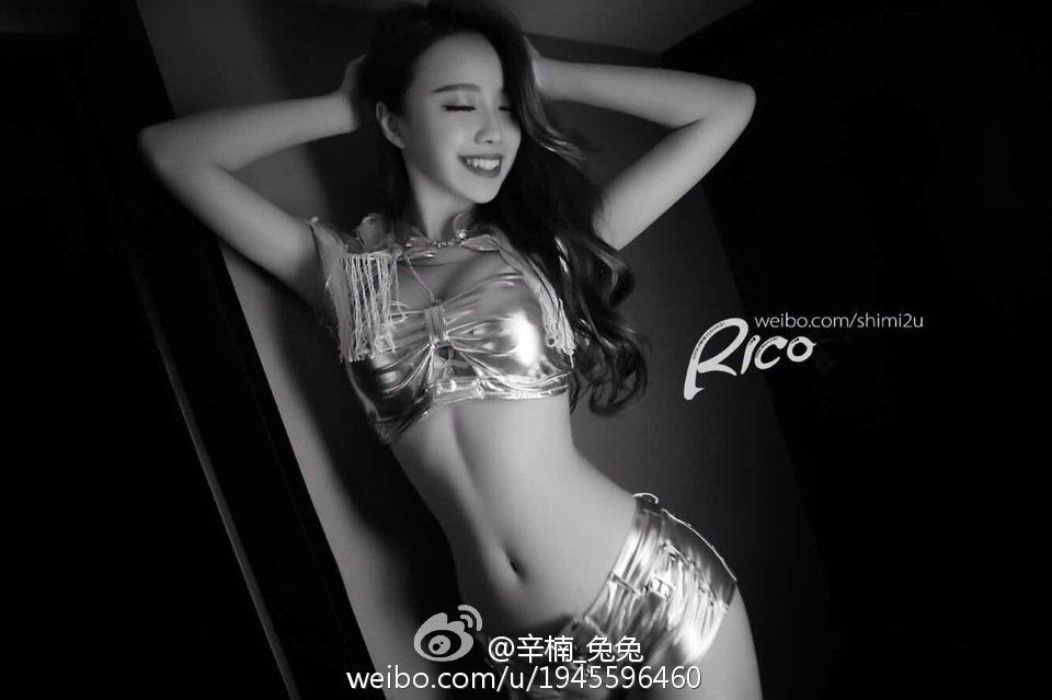 气质美女辛楠兔兔街头唯美写真套图