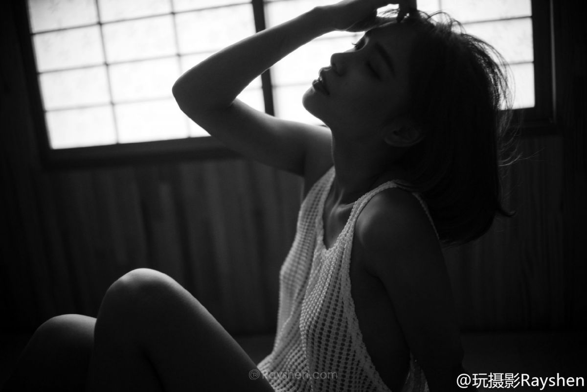 清纯短发女生何欢mandy迷人私房照