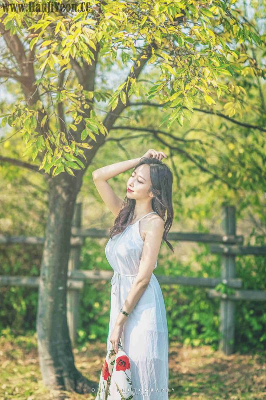 韩国美女申海莉户外小清新图片集