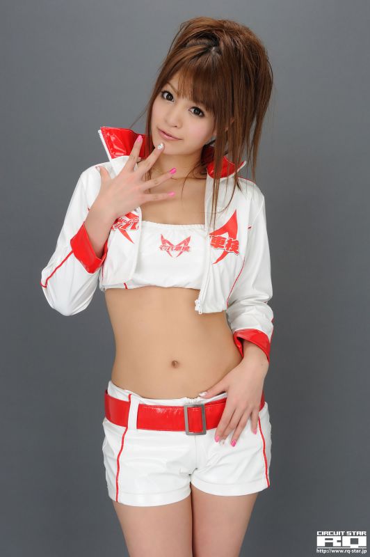 日本极品美女春菜惠棚拍秀大长腿写照