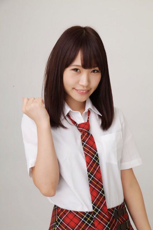日本大胸妹子夏希リラ私房比基尼写真