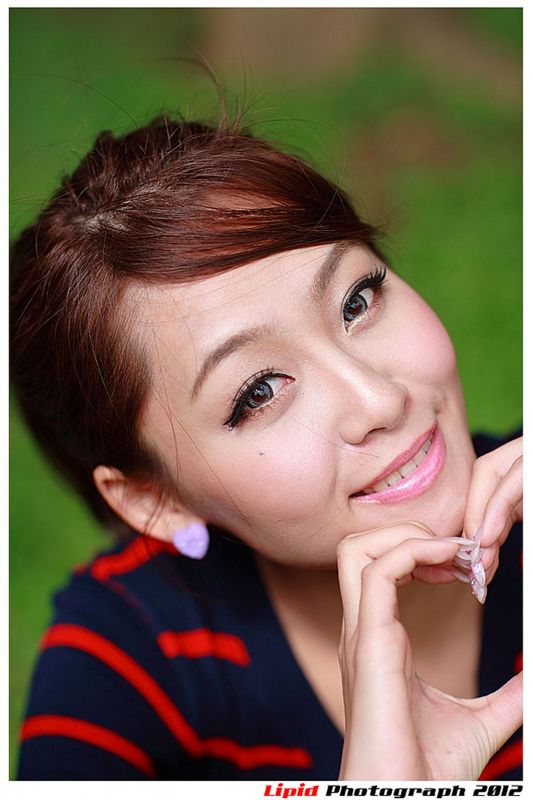Beautyleg女神小雪Winnie迷人短裙外拍照