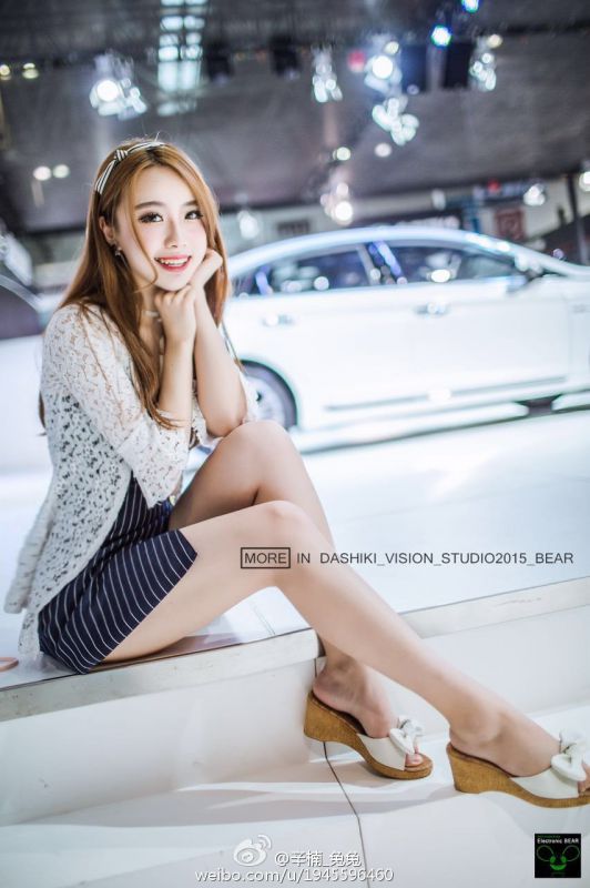 气质美女辛楠兔兔街头唯美写真套图