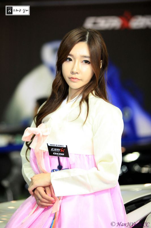 韩国甜美车模李花莉妩媚性感写真