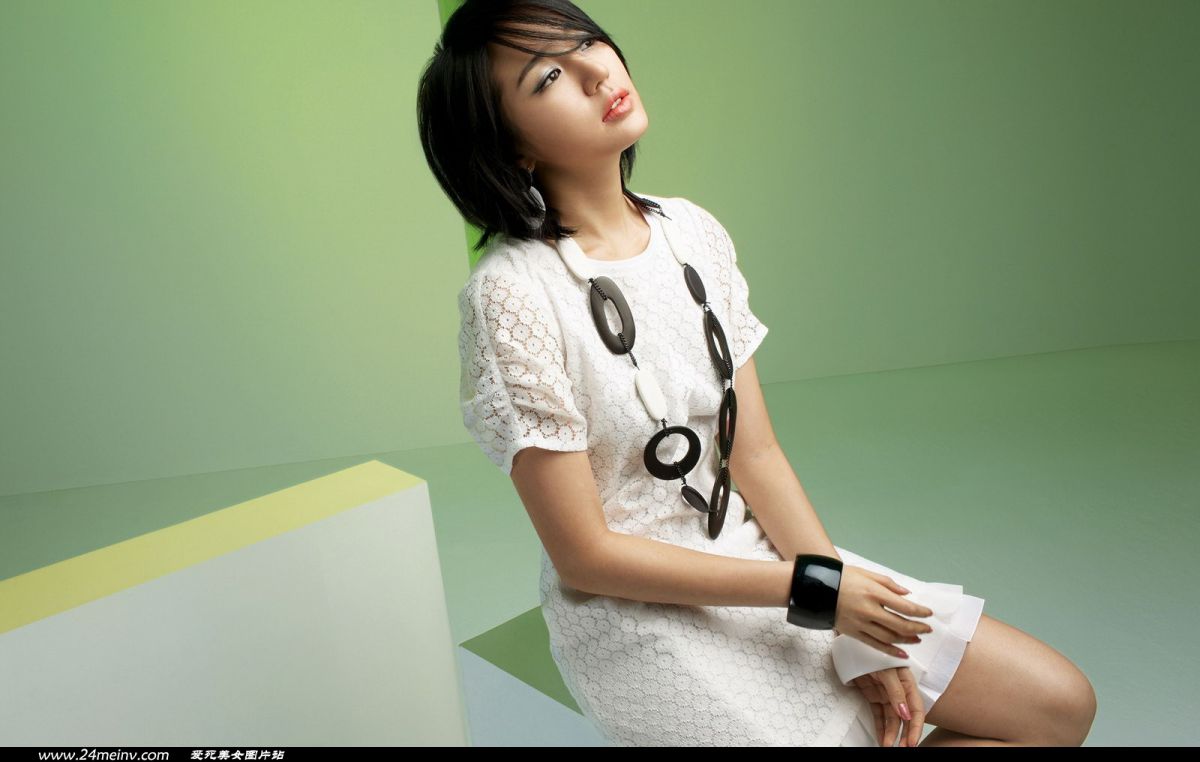 韩国短发美女明星尹恩惠时尚写真大片