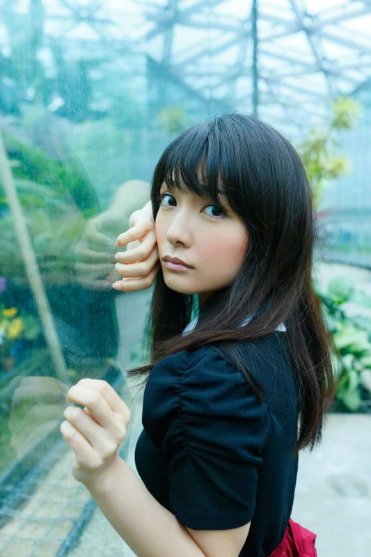 日本av女优外冈好梨花室内白色内衣秀