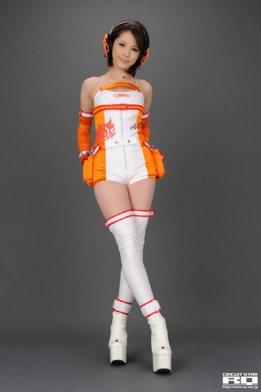 日本短发美女立花サキ棚拍秀大长腿