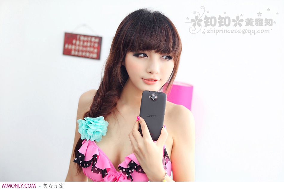 清纯比基尼美女甜美广告代言