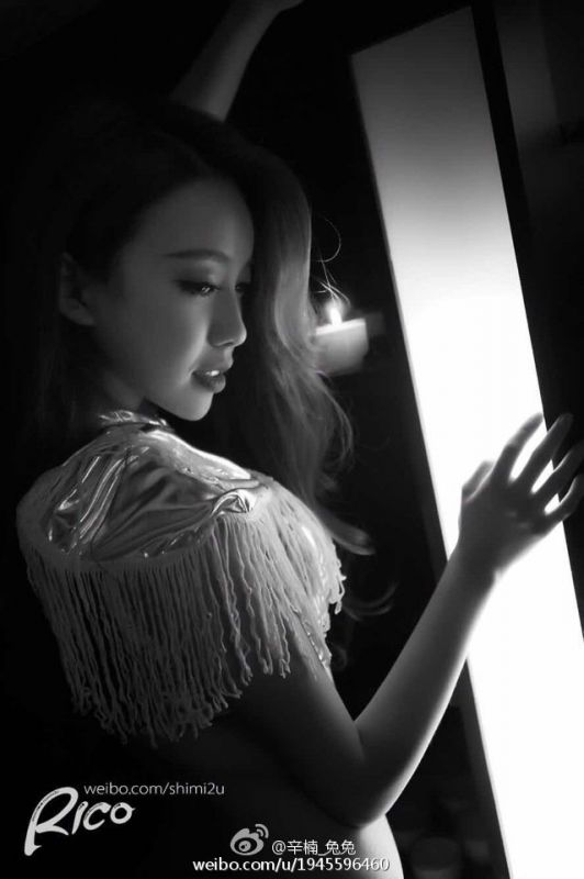 气质美女辛楠兔兔街头唯美写真套图