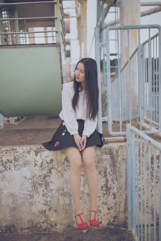 90后清纯美女摩天轮乐园唯美写真大片