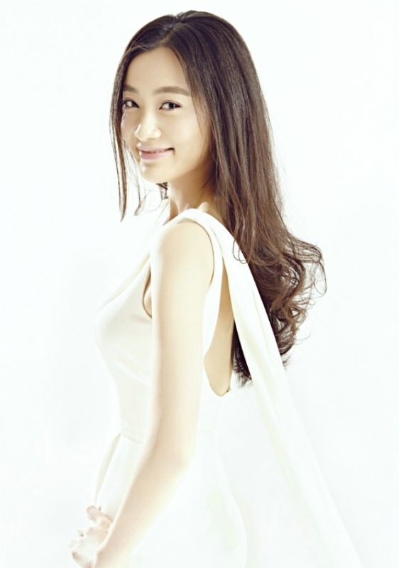 衬衫美女徐梵溪最新写真秀曼妙好身材