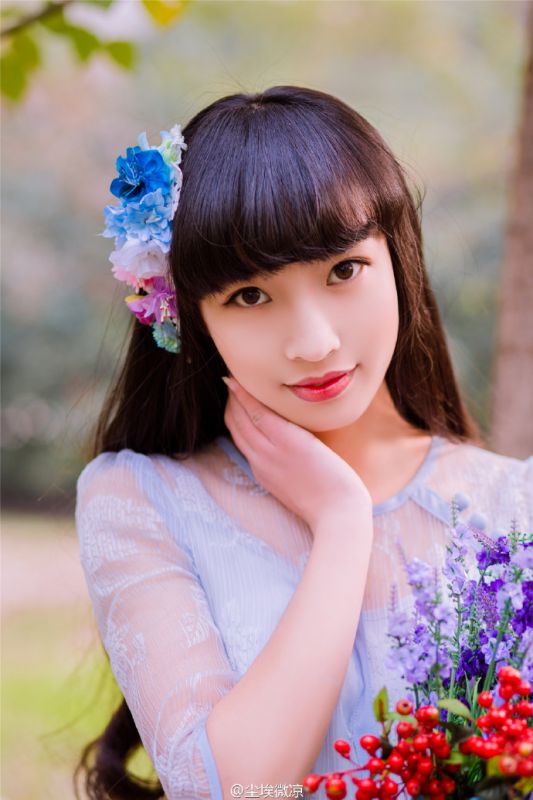 90后清纯少女户外高清写真集