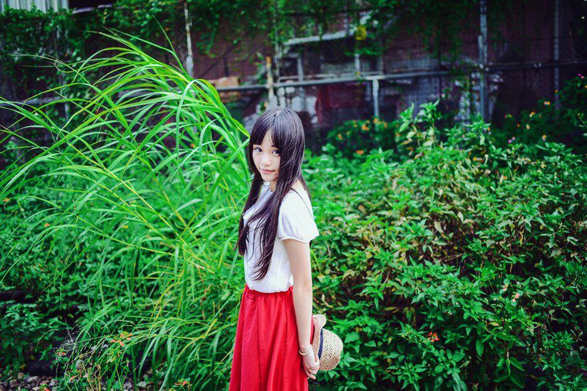 森系学生妹子外景甜美写真惹人爱