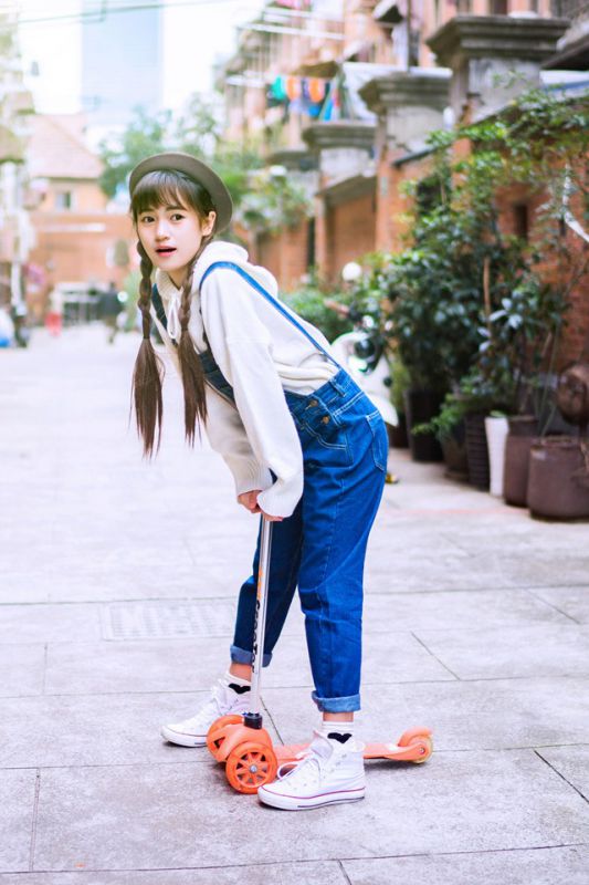 可爱萌妹子街头个人写真摄影