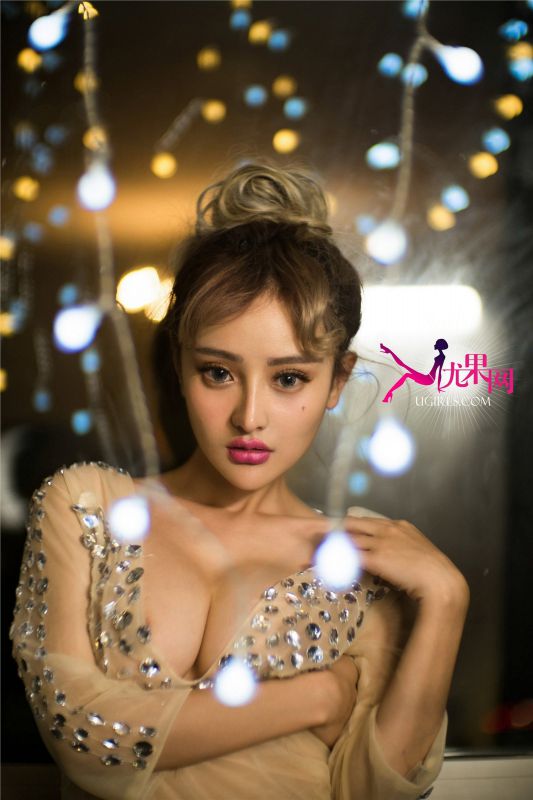 尤果网蕾丝妹李思宁私房诱人写照