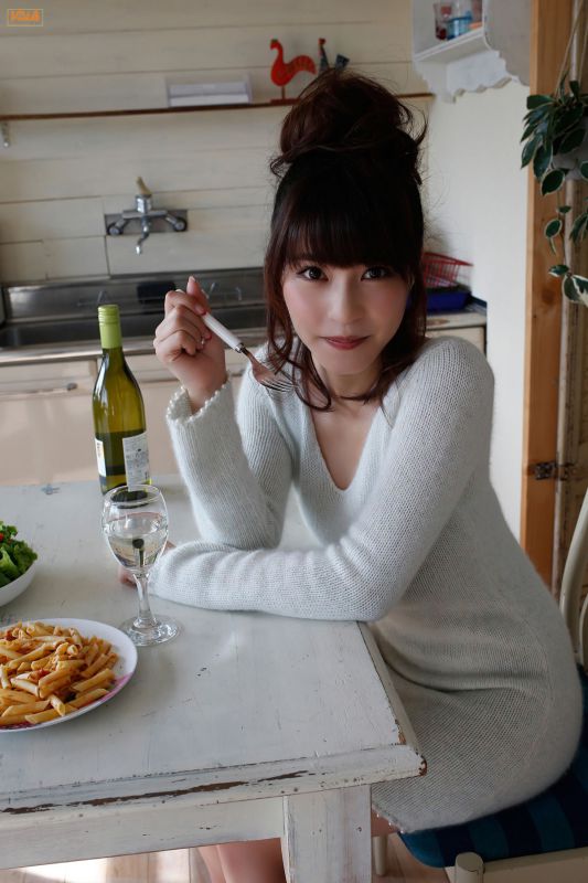 日本av女优岸明日香户外性感比基尼秀