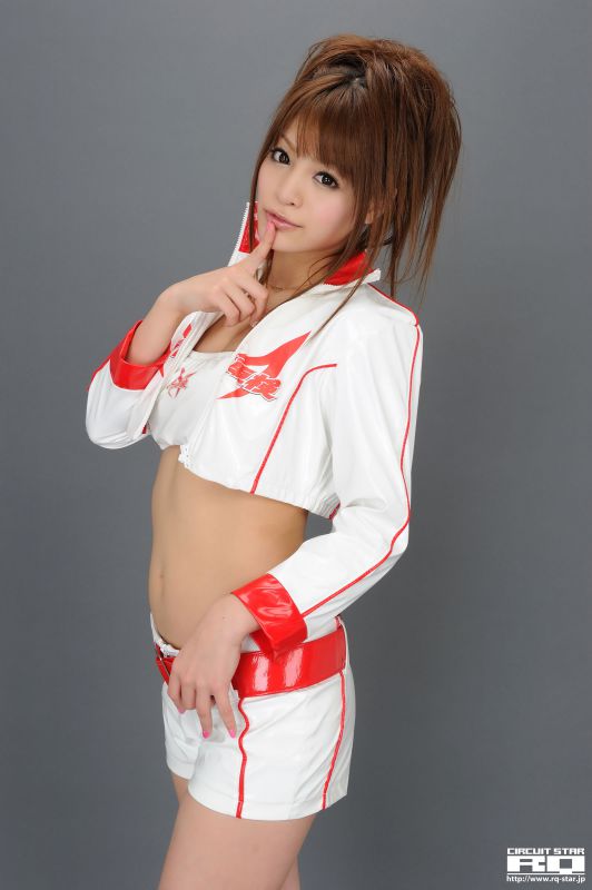 日本极品美女春菜惠棚拍秀大长腿写照