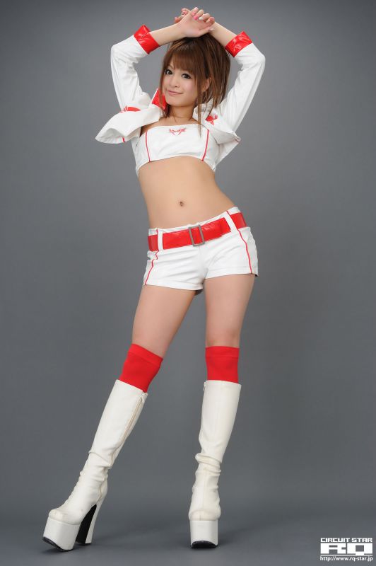 日本极品美女春菜惠棚拍秀大长腿写照