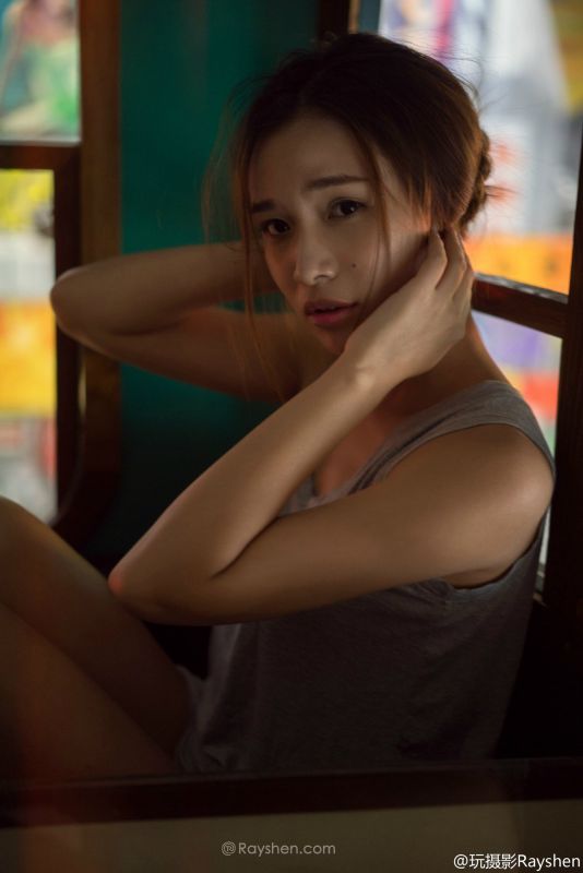 清纯短发女生何欢mandy迷人私房照