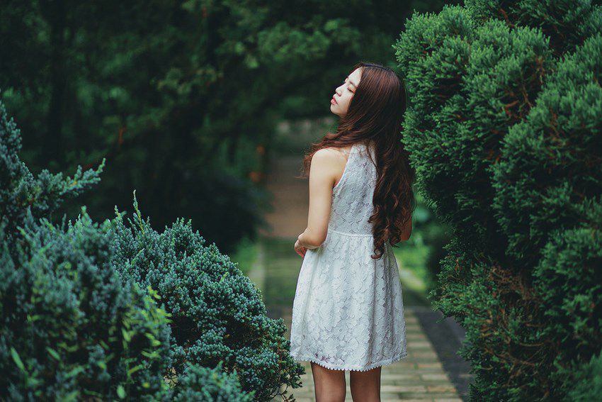 森系小清新美女户外蕾丝短裙写真集