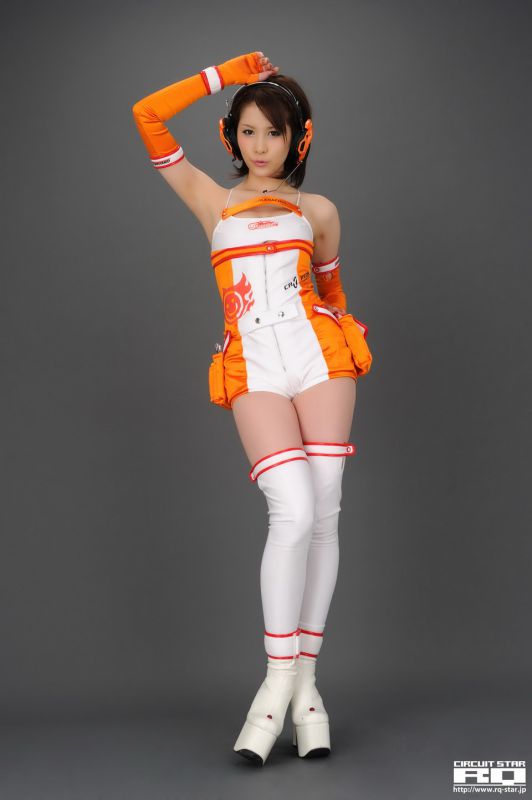 日本短发美女立花サキ棚拍秀大长腿