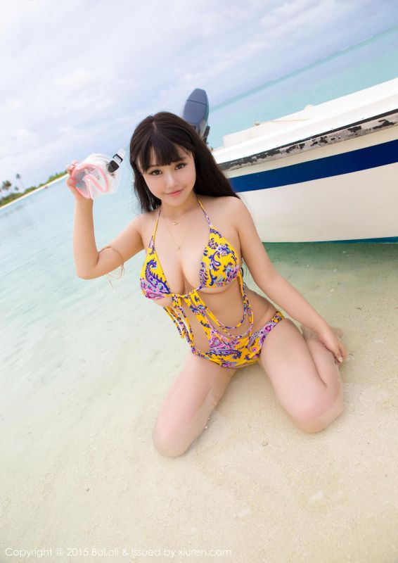 波萝社沙滩宝贝Barbie可儿清凉比基尼写真照