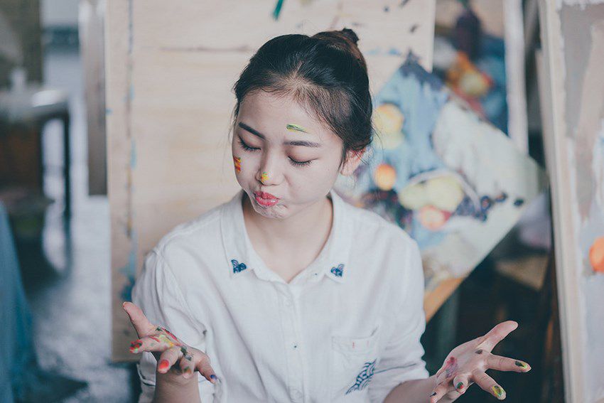清纯可爱女生教室个人写真摄影